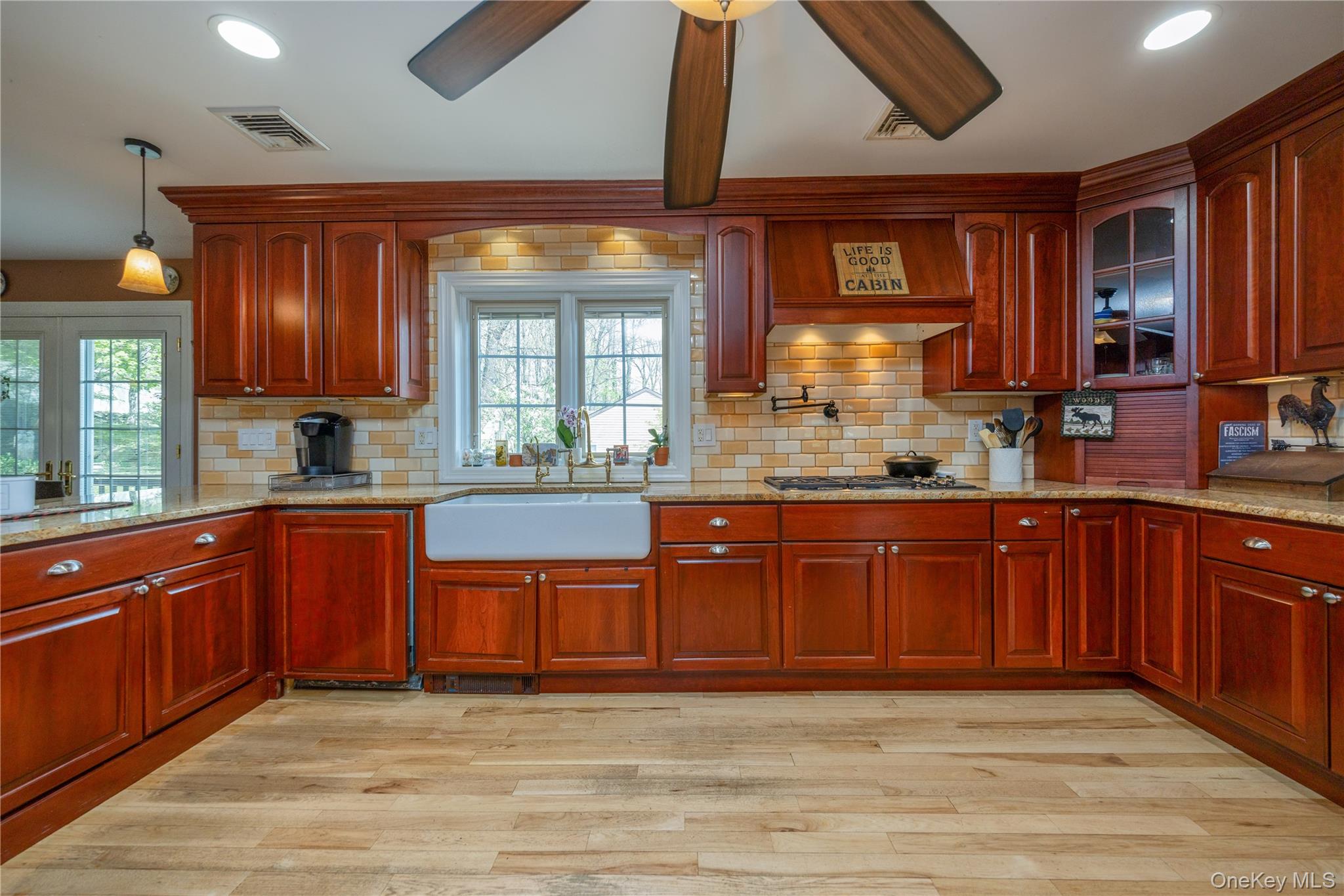 302 Laurel Road Pearl River, NY 10965 - Photo 9 of 28