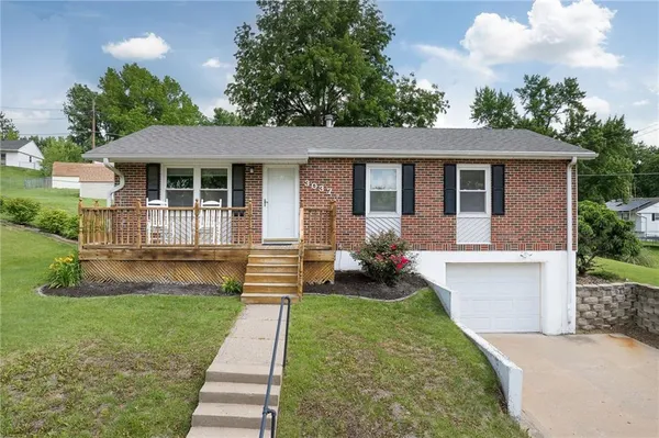 $214,900 | 3037 Floyd Avenue, St. Joseph, MO 64506