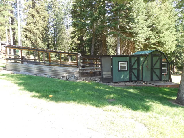 a view of backyard with green space