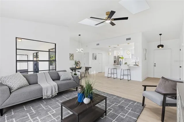 $450,000 | 5439 Sacramento Court East, Orlando, FL 32821