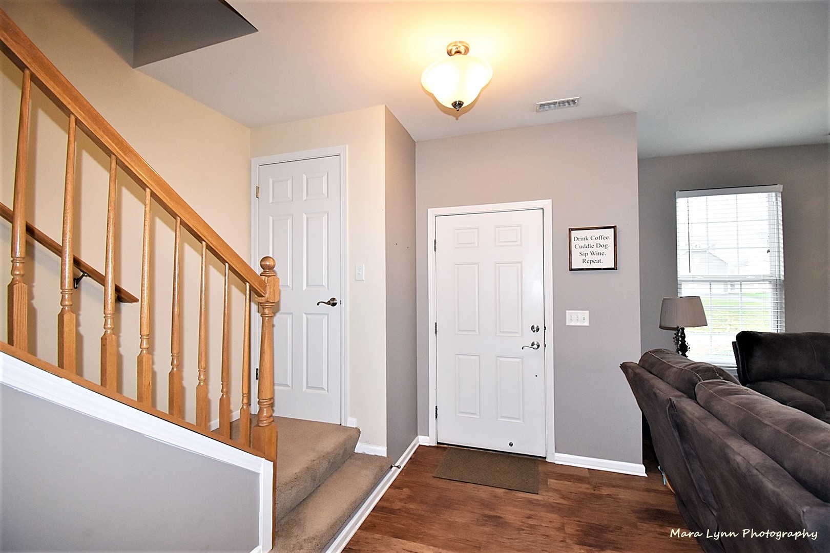 1240 Mariemont Road, Unit A Sugar Grove, IL 60554 - Photo 3 of 33 a view of a livingroom with workspace