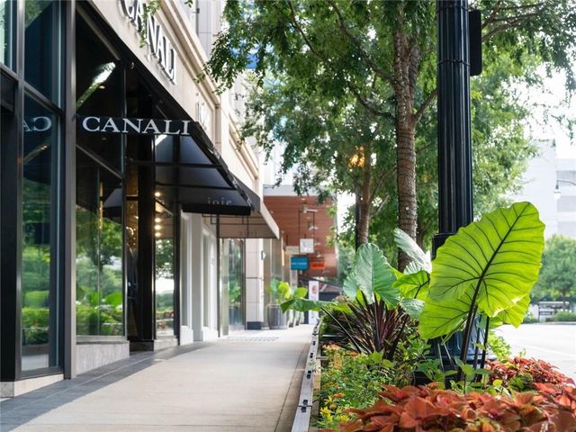 a picture of city view