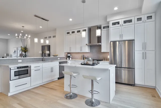 $699,000 | 3504 North Central Avenue, Chicago, IL 60634