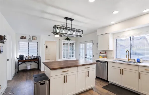 $3,200 | 712 Glen Abbey Circle, Las Vegas, NV 89107