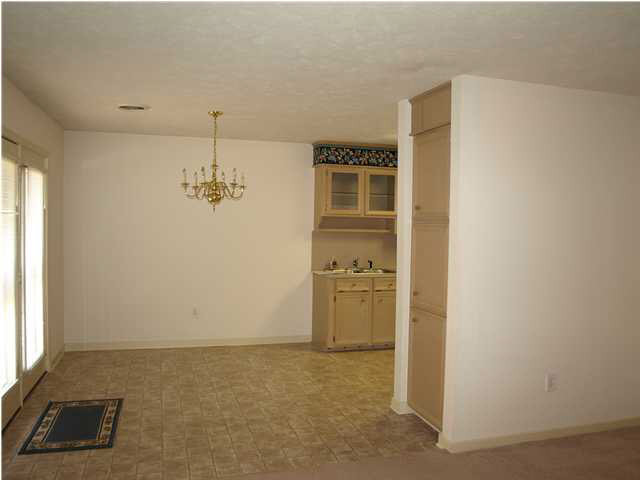 312 Waterfall Way Clinton, MS 39056 - Photo 8 of 18 Dining area.