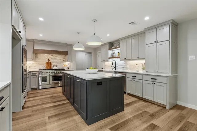 $1,200,000 | 405 Woodbriar Court, Colleyville, TX 76034