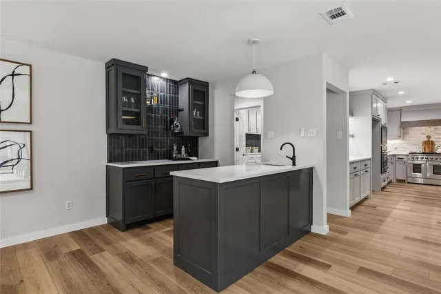 $1,200,000 | 405 Woodbriar Court, Colleyville, TX 76034