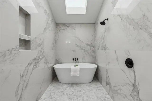 $1,200,000 | 405 Woodbriar Court, Colleyville, TX 76034