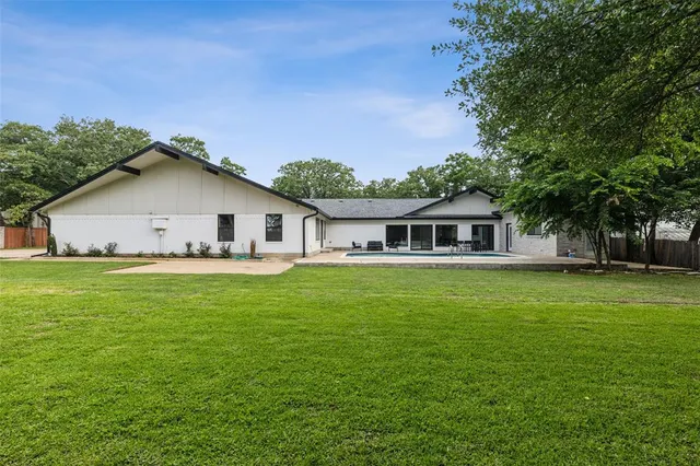 $1,200,000 | 405 Woodbriar Court, Colleyville, TX 76034