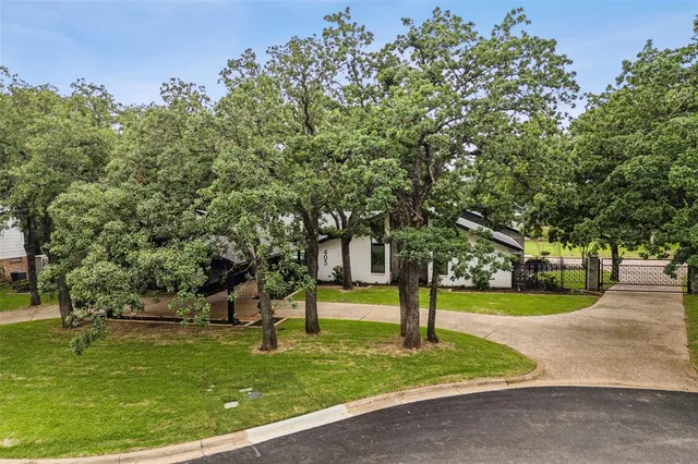 $1,200,000 | 405 Woodbriar Court, Colleyville, TX 76034