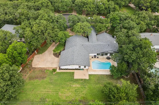 $1,200,000 | 405 Woodbriar Court, Colleyville, TX 76034