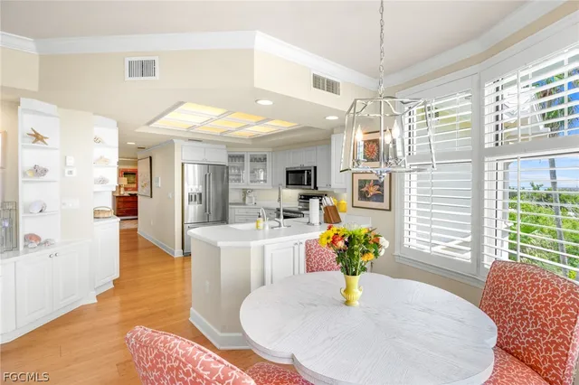 $1,175,000 | 2675 Wulfert Road, Unit 5, Sanibel, FL 33957