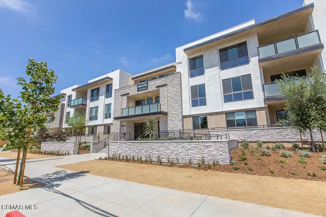 $3,300 | 77 North Conejo School Road, Unit 208, Thousand Oaks, CA 91362