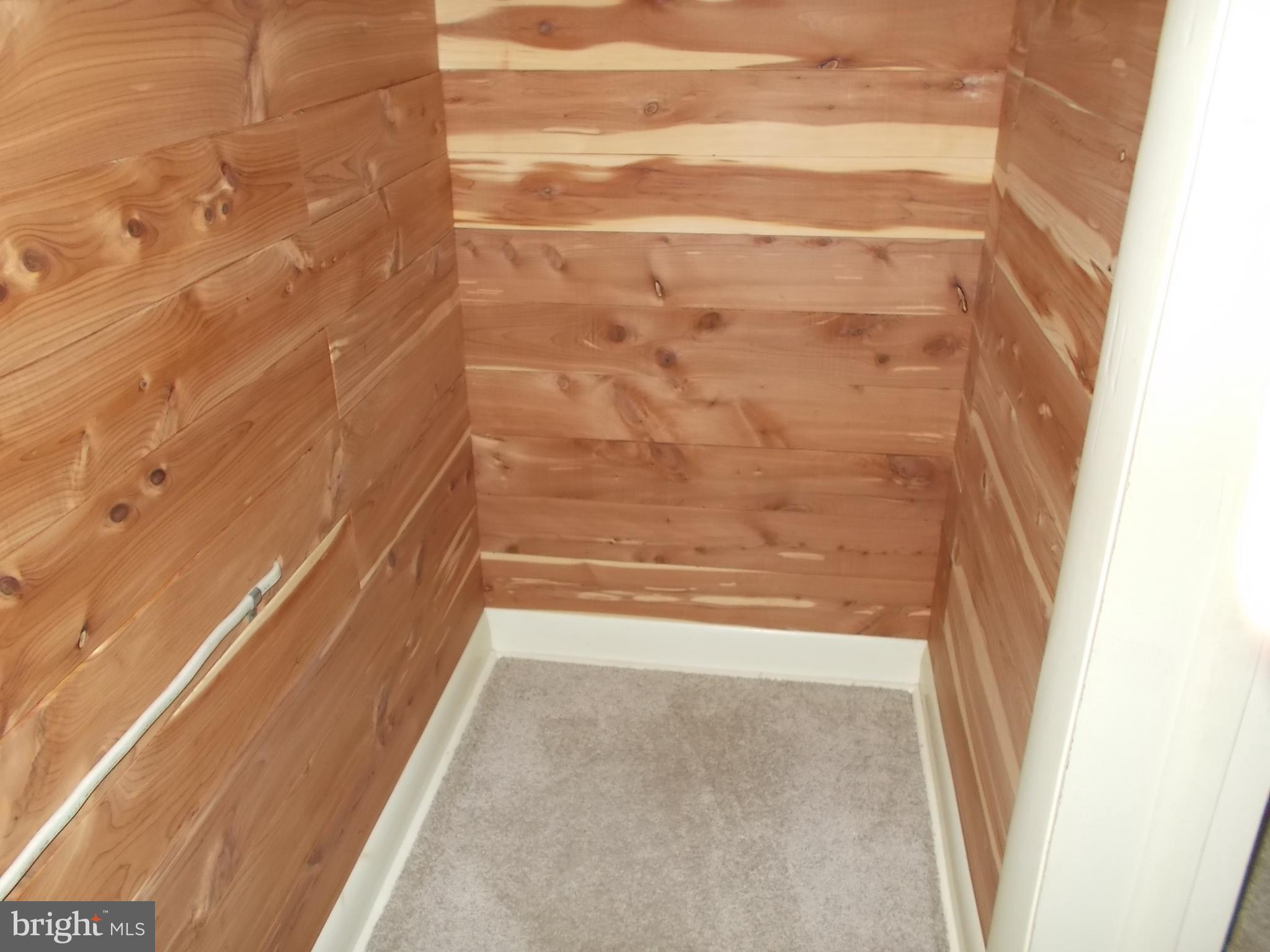 28 Park Road Reading, PA 19609 - Photo 11 of 37 Frt bed cedar closet