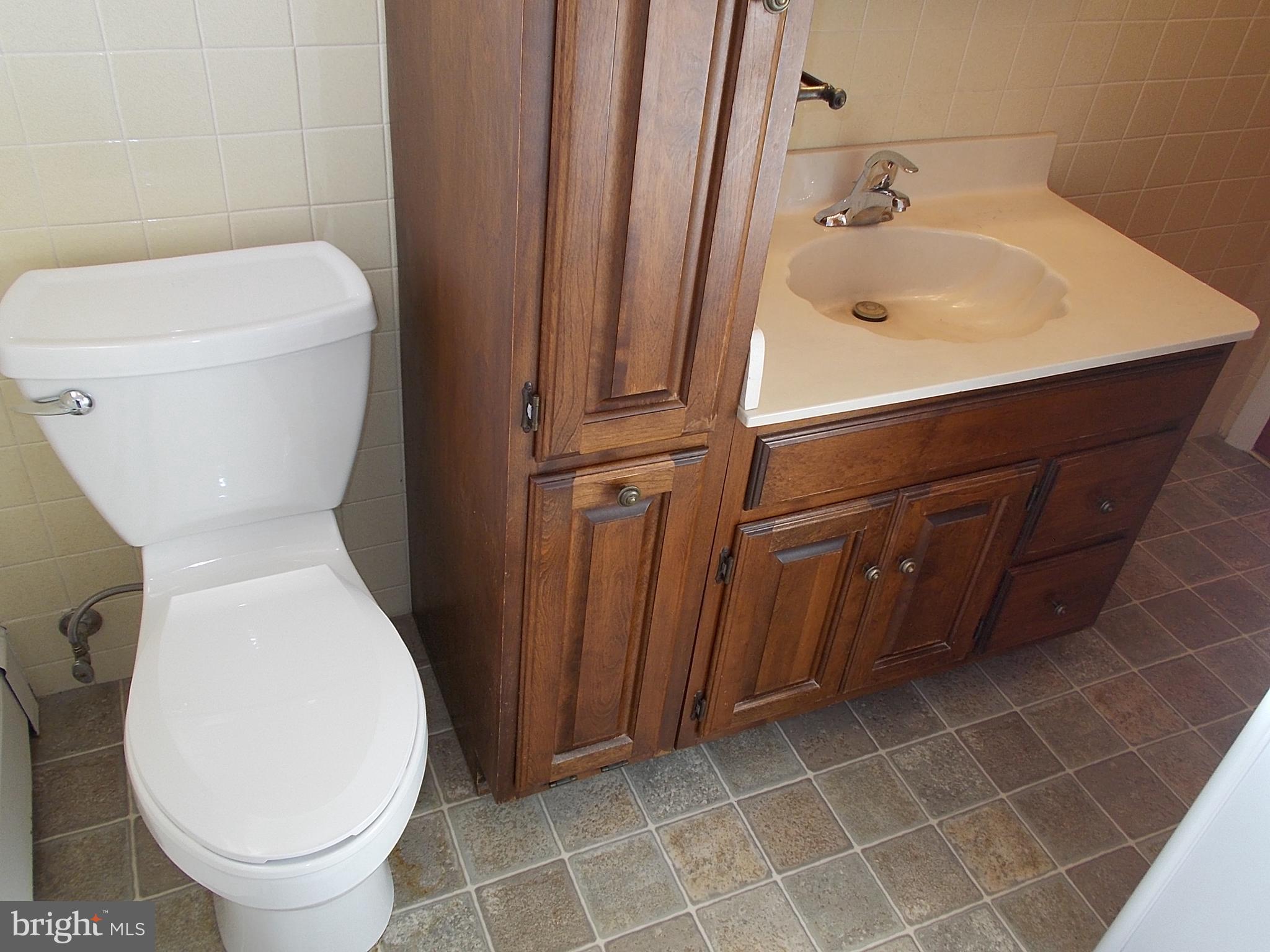 28 Park Road Reading, PA 19609 - Photo 15 of 37 1st floor bathroom