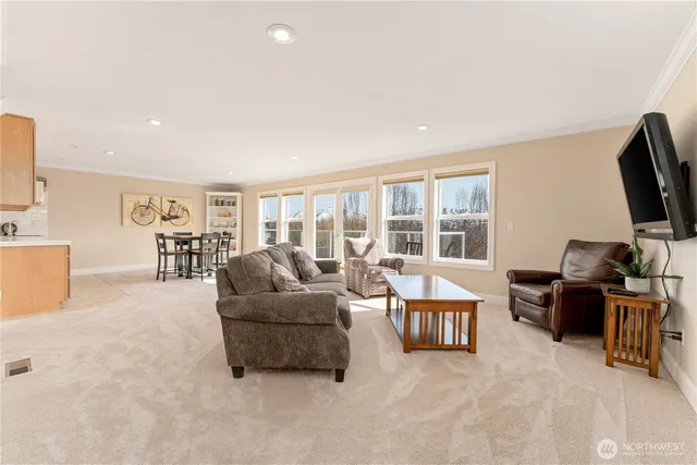 $1,560,000 | 60 Wall Street, Manson, WA 98831