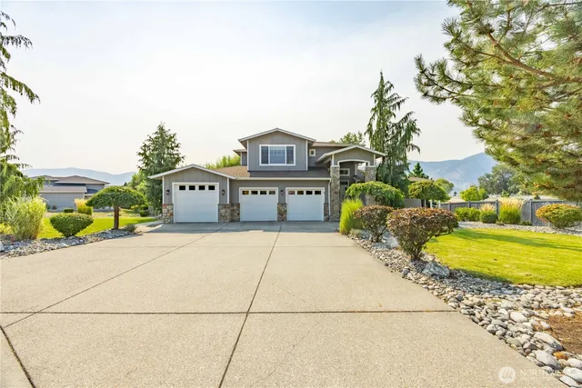 $1,560,000 | 60 Wall Street, Manson, WA 98831