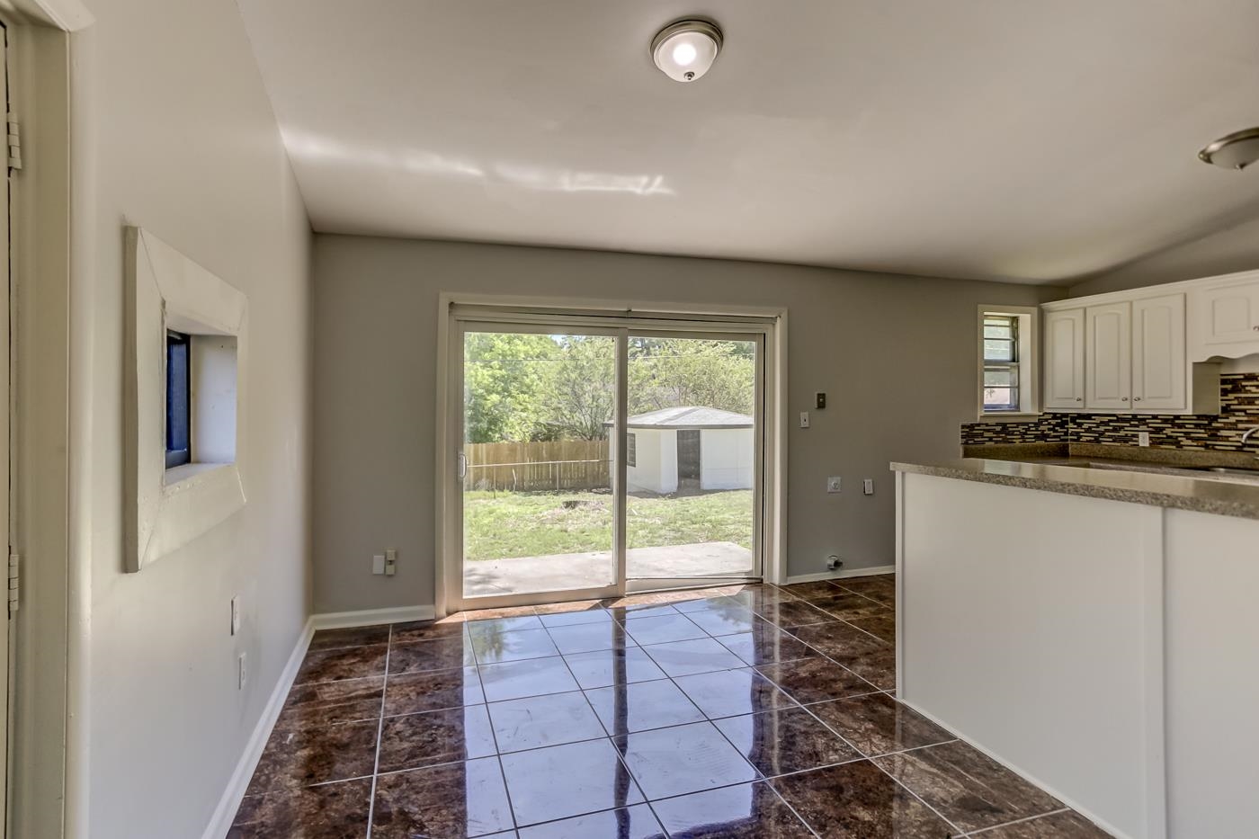 4566 Applegate Road Memphis, TN 38109 - Photo 8 of 25 a room with window