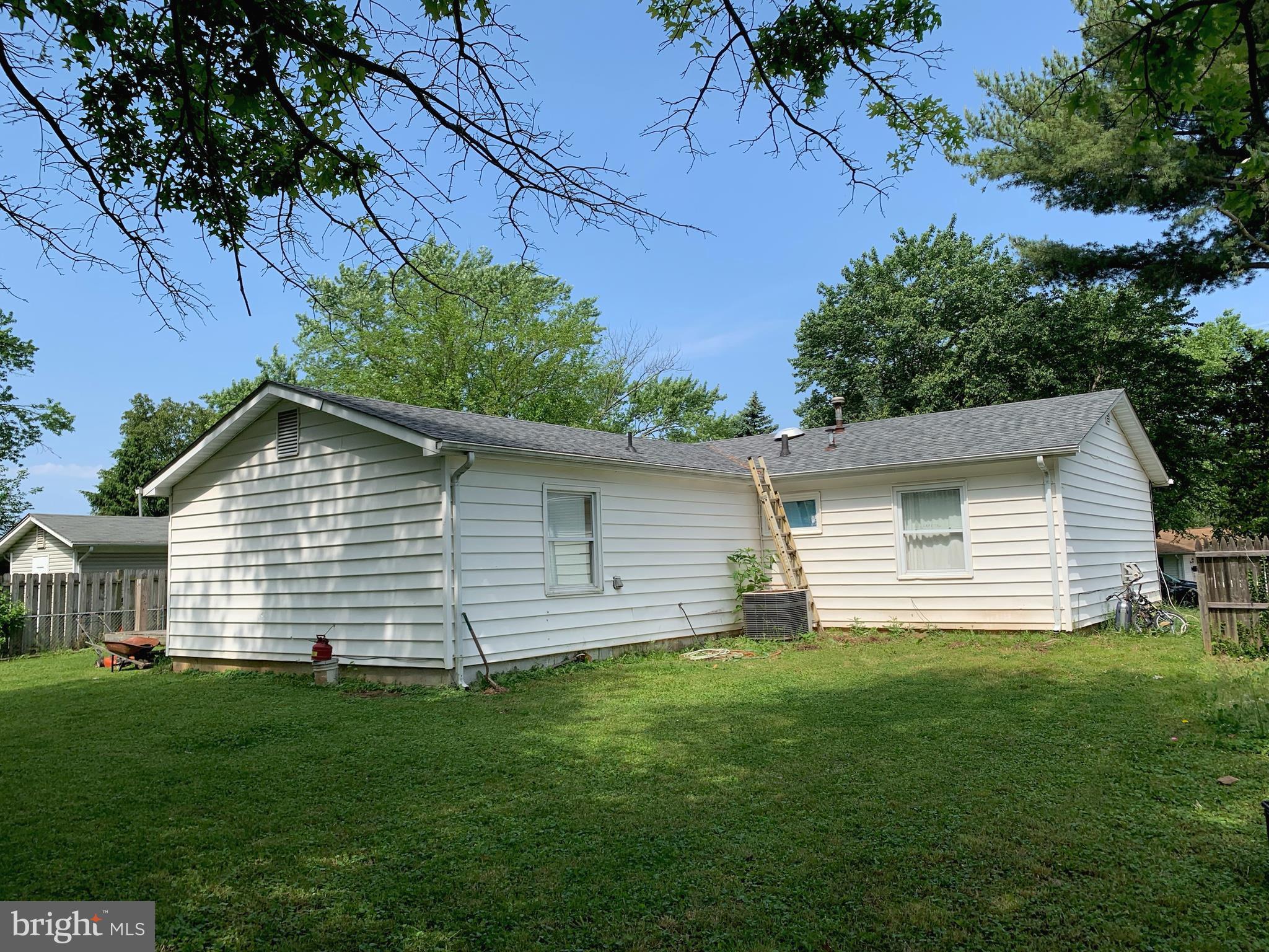110 North Sycamore Road Sterling, VA 20164 - Photo 3 of 5 Gallery Image 3