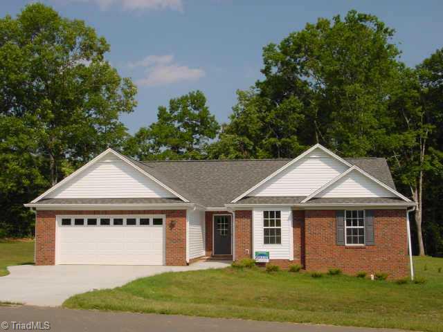 9505 Oakbrook Ridge Rural Hall, NC 27045 - Photo 1 of 3 Exterior Front.