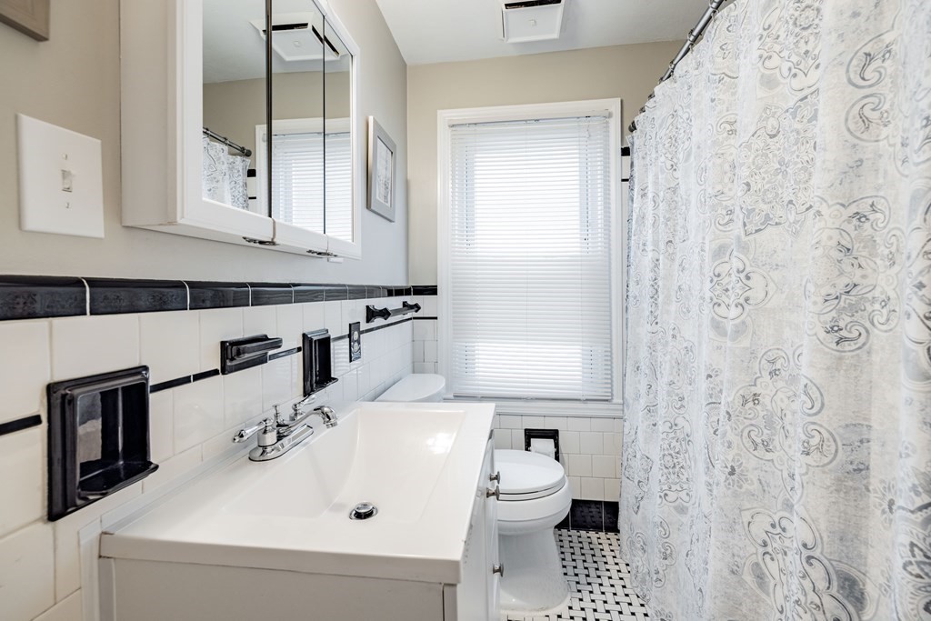 466 Porter Road East Longmeadow, MA 01028 - Photo 15 of 31 Gallery Image 15
