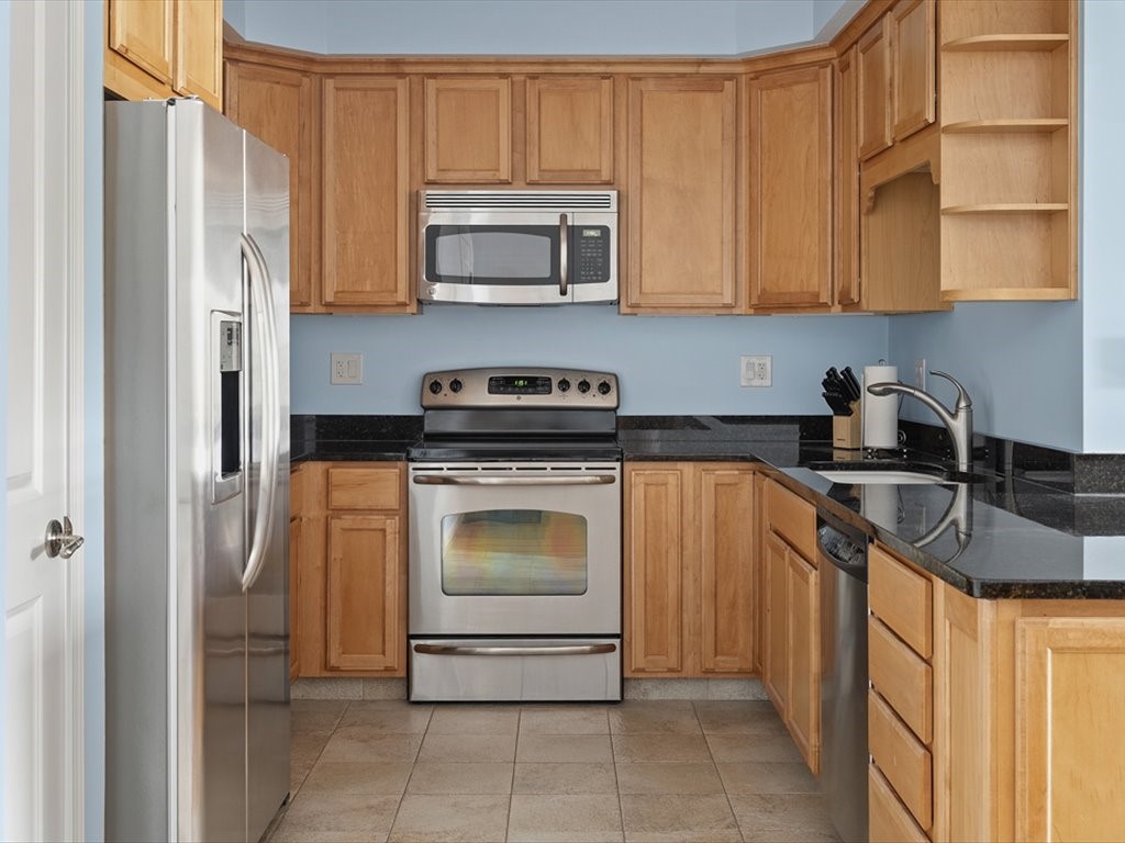 114 Granite Street, Unit 220 Westerly, RI 02891 - Photo 4 of 20