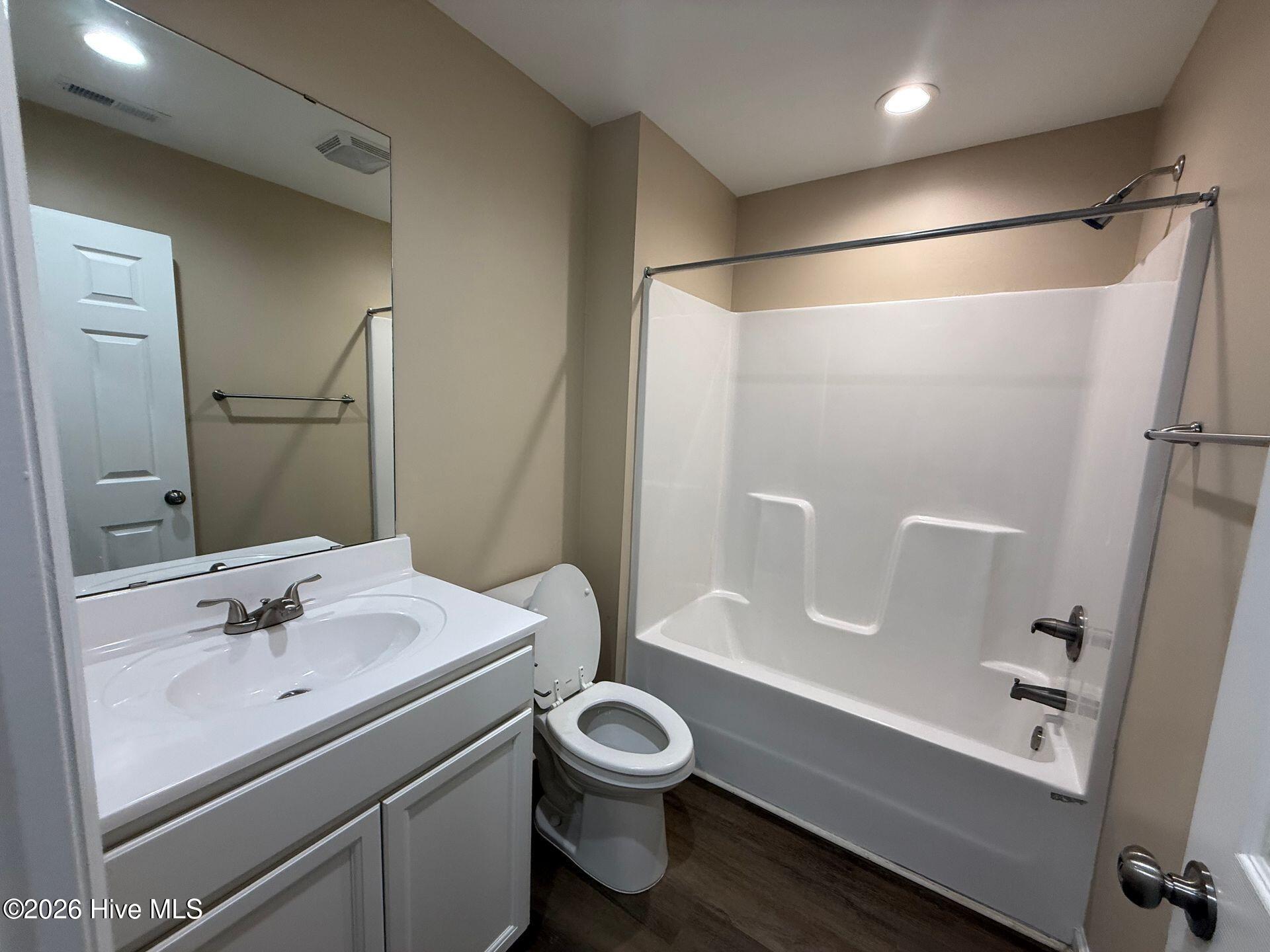 201 Fire Tower Road, Unit 4 Richlands, NC 28574 - Photo 8 of 8 full bathroom