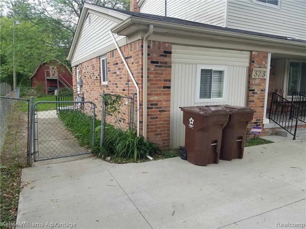 323 Harrison Street Inkster, MI 48141 - Photo 2 of 2 20170616_170254.jpg