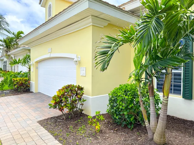 a black and white photo of a refrigerator