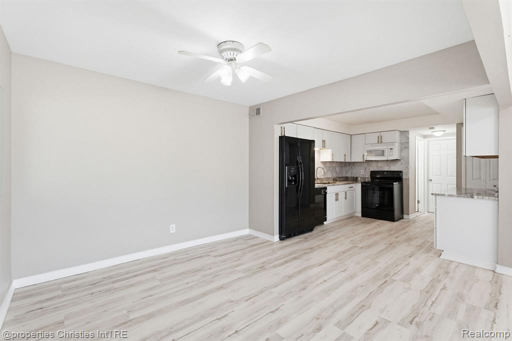 8700 Common Road Warren, MI 48093 - Photo 10 of 38