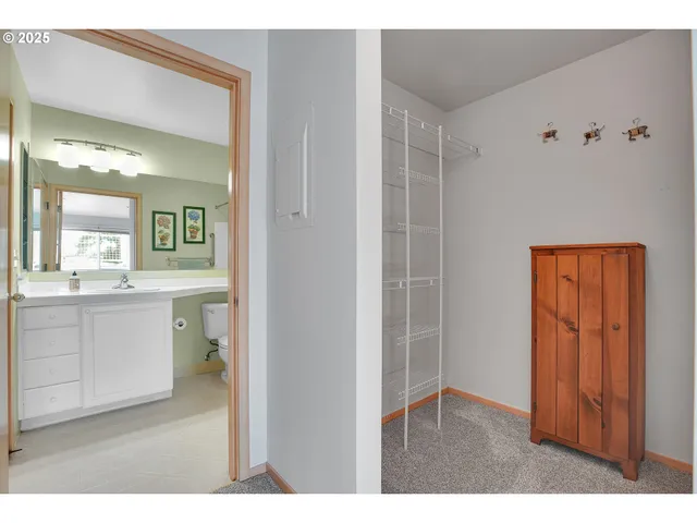 $200,000 | 223 North Hayden Bay Drive, Portland, OR 97217