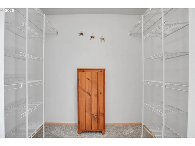 $200,000 | 223 North Hayden Bay Drive, Portland, OR 97217