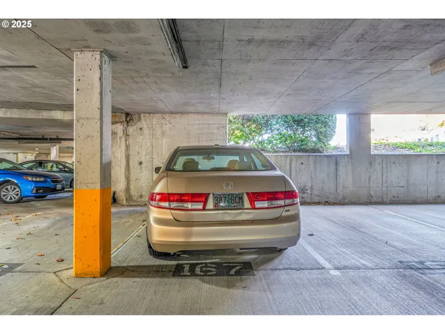 $200,000 | 223 North Hayden Bay Drive, Portland, OR 97217