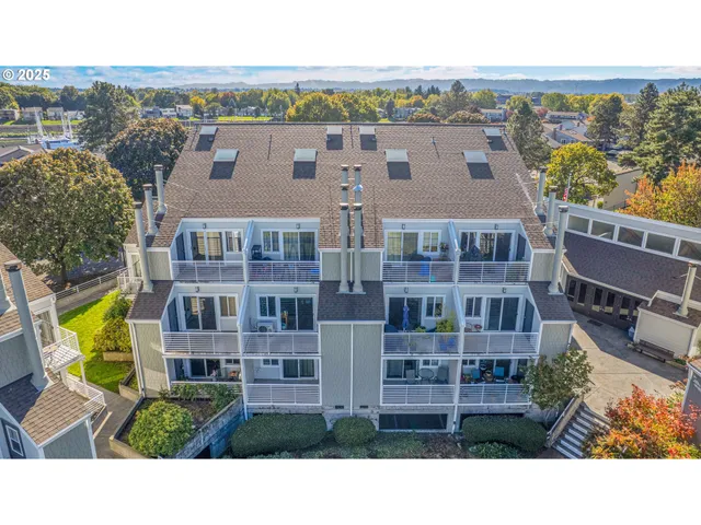 $200,000 | 223 North Hayden Bay Drive, Portland, OR 97217