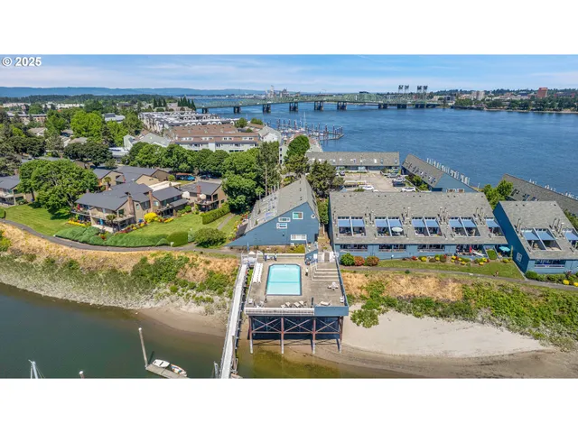 $200,000 | 223 North Hayden Bay Drive, Portland, OR 97217