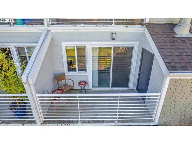 $200,000 | 223 North Hayden Bay Drive, Portland, OR 97217