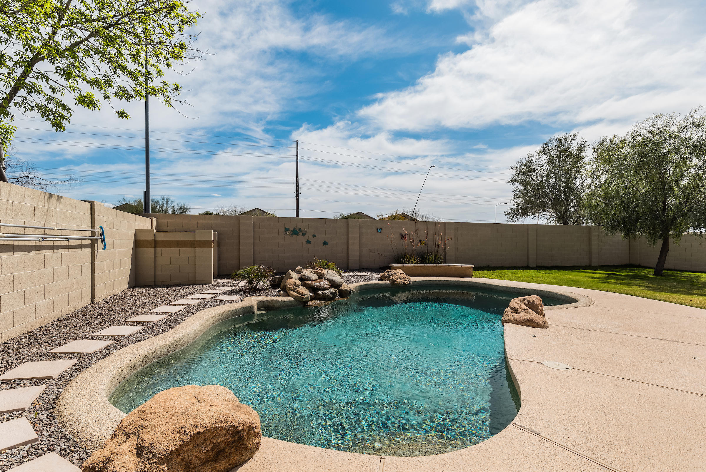 161 South Del Rancho Mesa, AZ 85120 - Photo 25 of 30 161_S_Del_Rancho_24