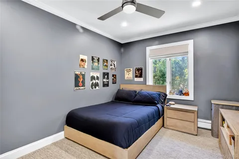 $1,899,000 | 16 Cherrywood Lane, Port Washington, NY 11050