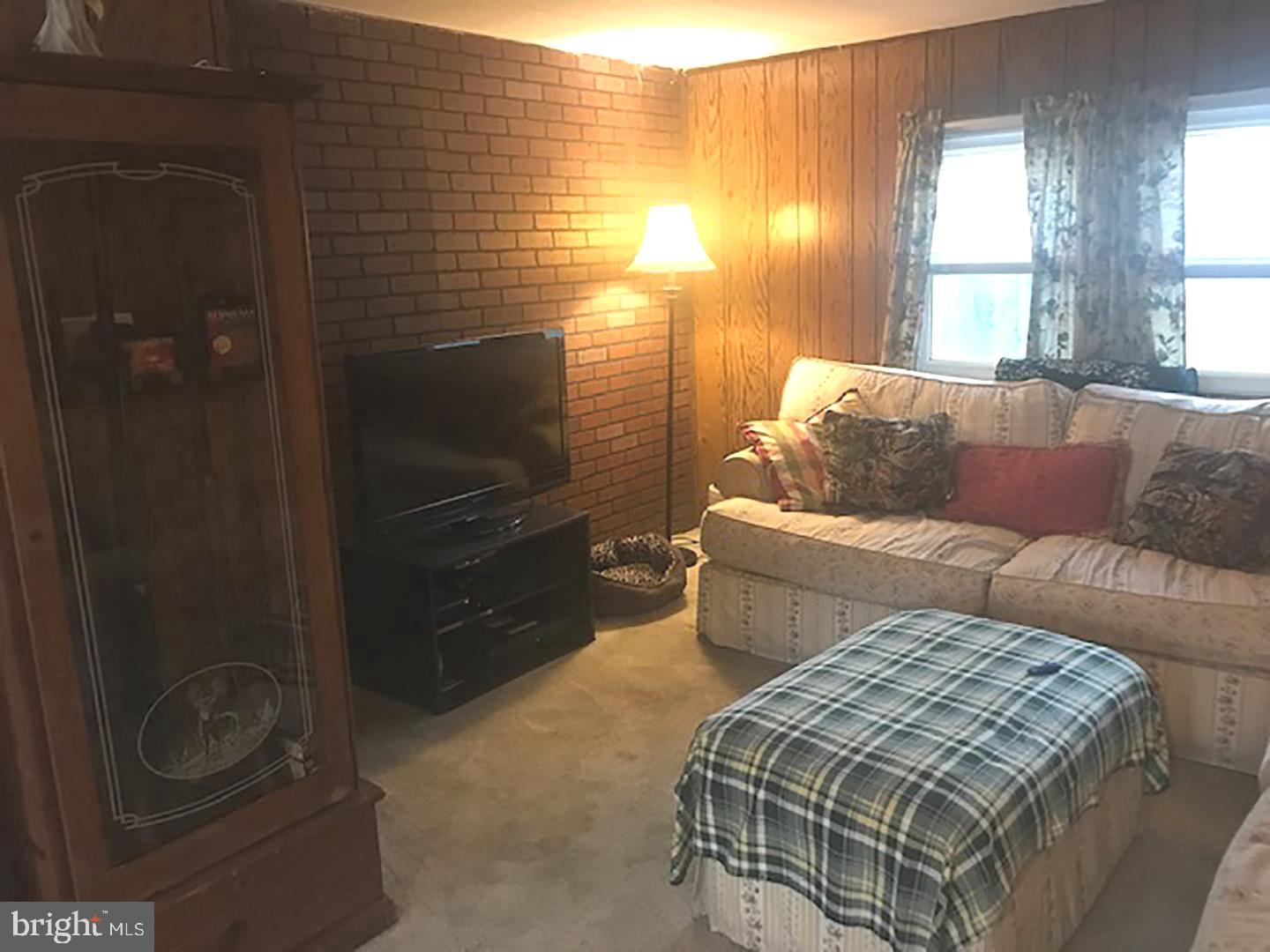 1607 Ridge Avenue Reading, PA 19607 - Photo 5 of 10 Gallery Image 5