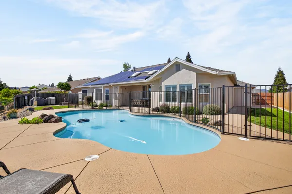 $625,000 | 4039 Winter Green Court, Redding, CA 96001