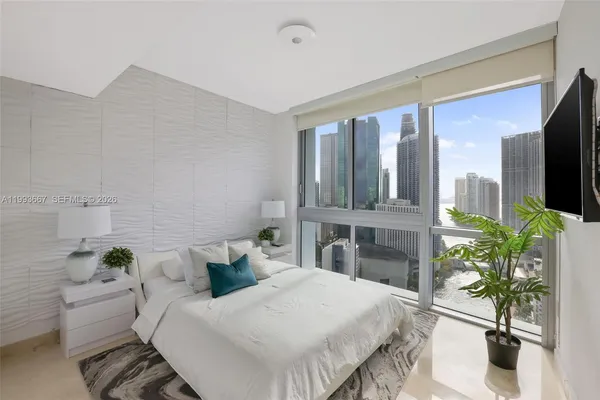 $6,800 | 350 South Miami Avenue, Unit 3002, Miami, FL 33130