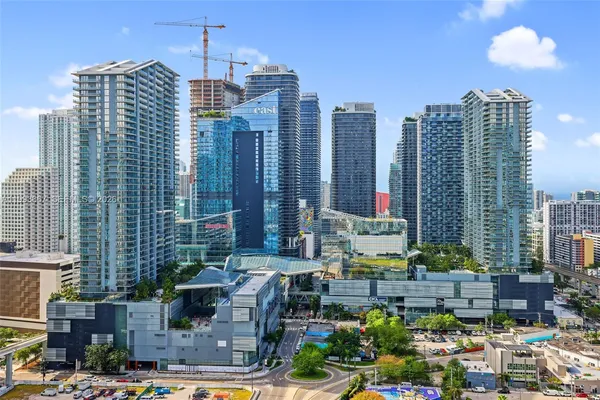 $6,800 | 350 South Miami Avenue, Unit 3002, Miami, FL 33130