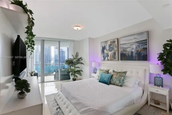 $6,800 | 350 South Miami Avenue, Unit 3002, Miami, FL 33130