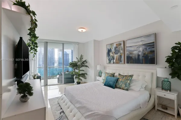 $6,800 | 350 South Miami Avenue, Unit 3002, Miami, FL 33130