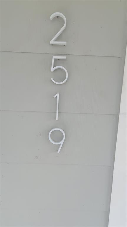 2519 West Walnut Street Tampa, FL 33607 - Photo 10 of 19 a close view of shower tap