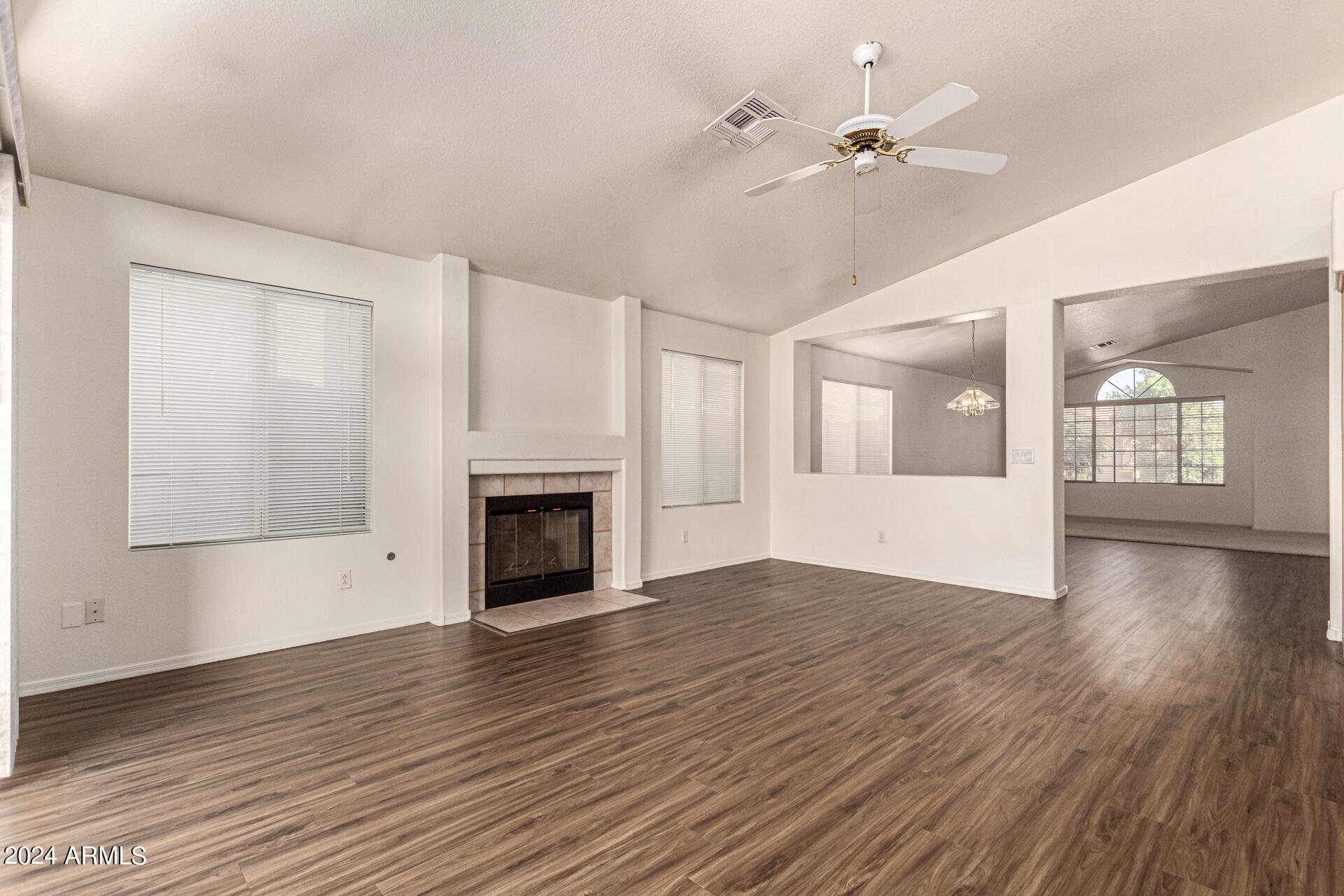 326 West El Freda Road Tempe, AZ 85284 - Photo 12 of 44 El Freda Living Room