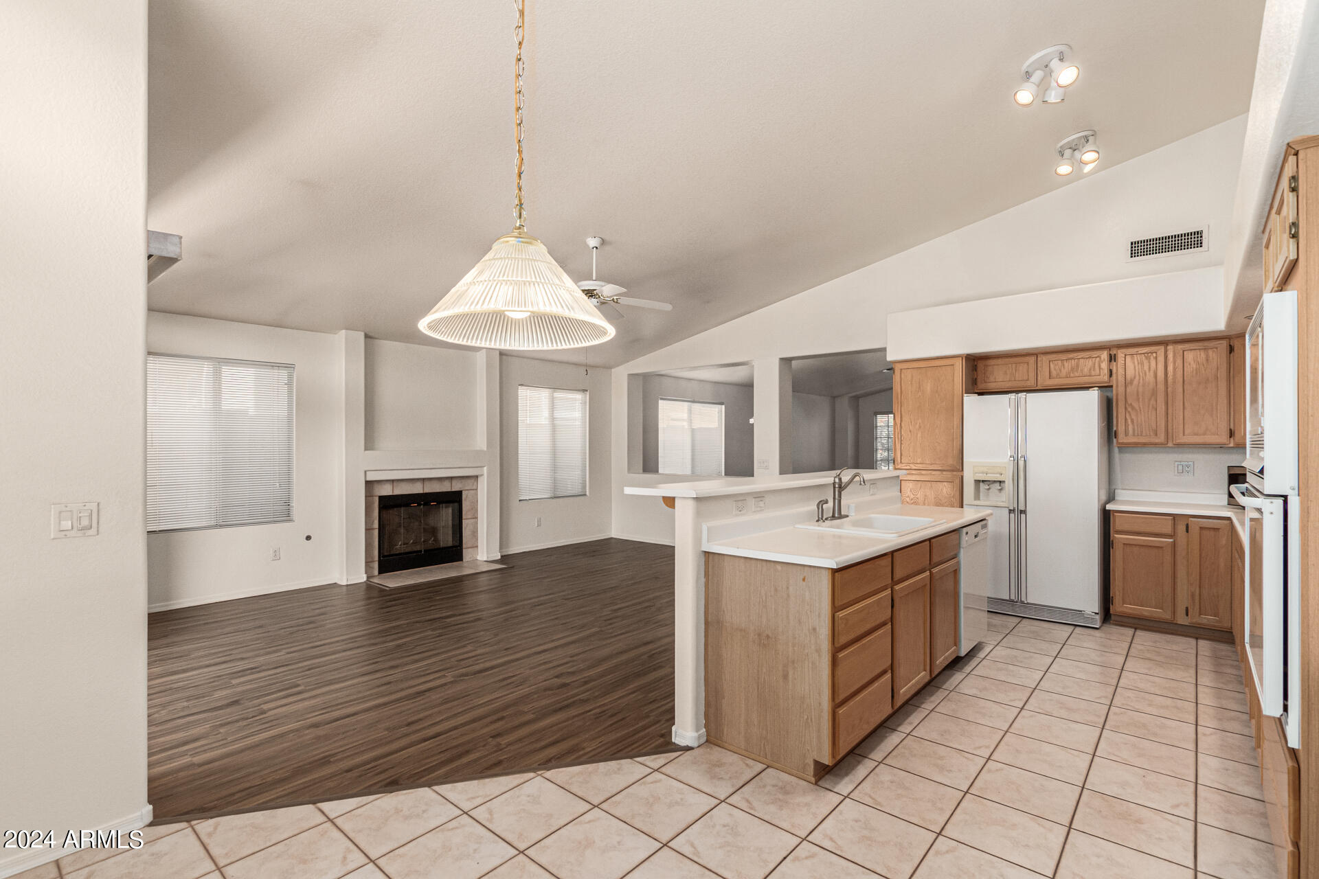326 West El Freda Road Tempe, AZ 85284 - Photo 16 of 44 El Freda Kitchen