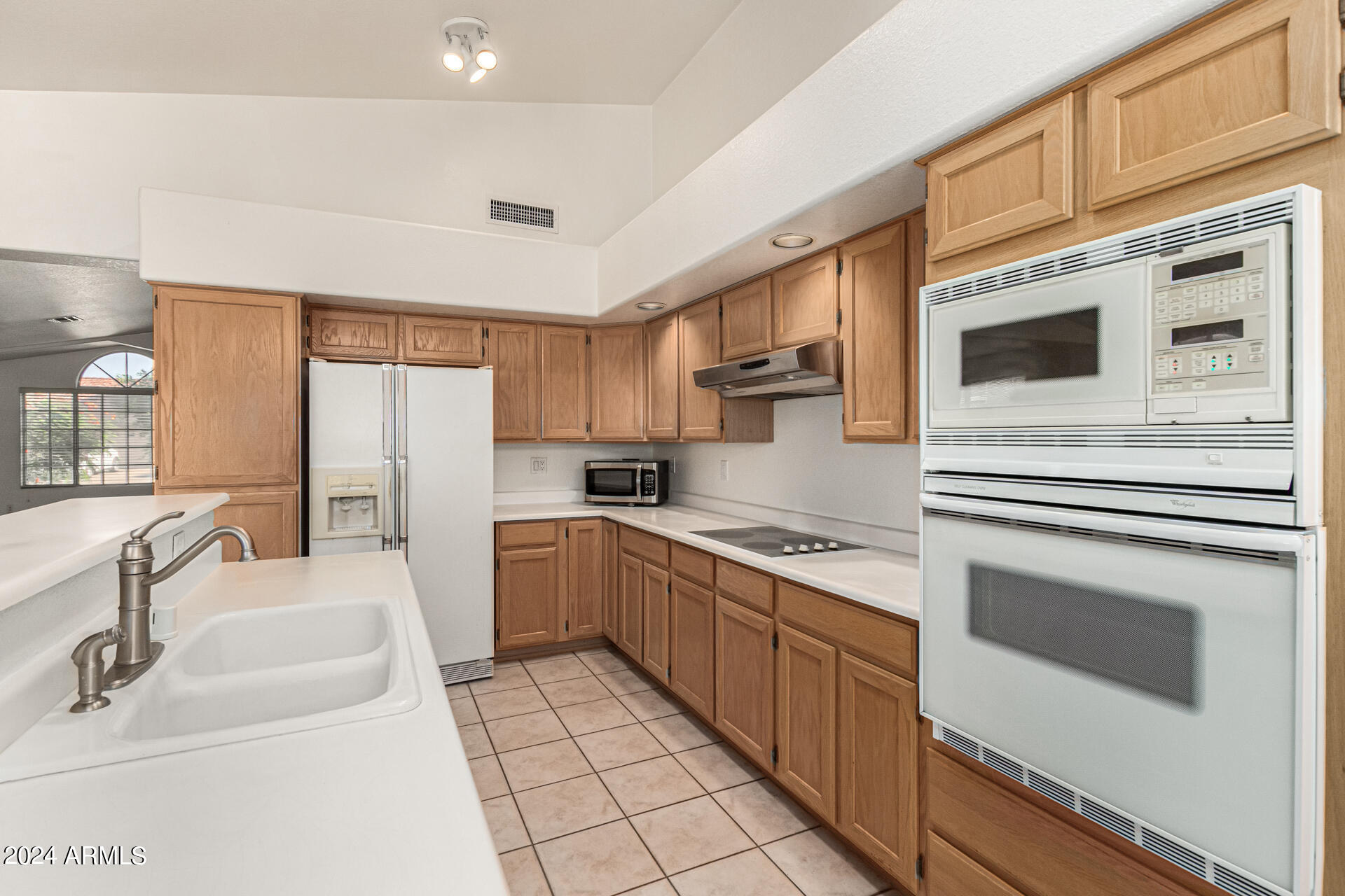 326 West El Freda Road Tempe, AZ 85284 - Photo 19 of 44 El Freda Kitchen