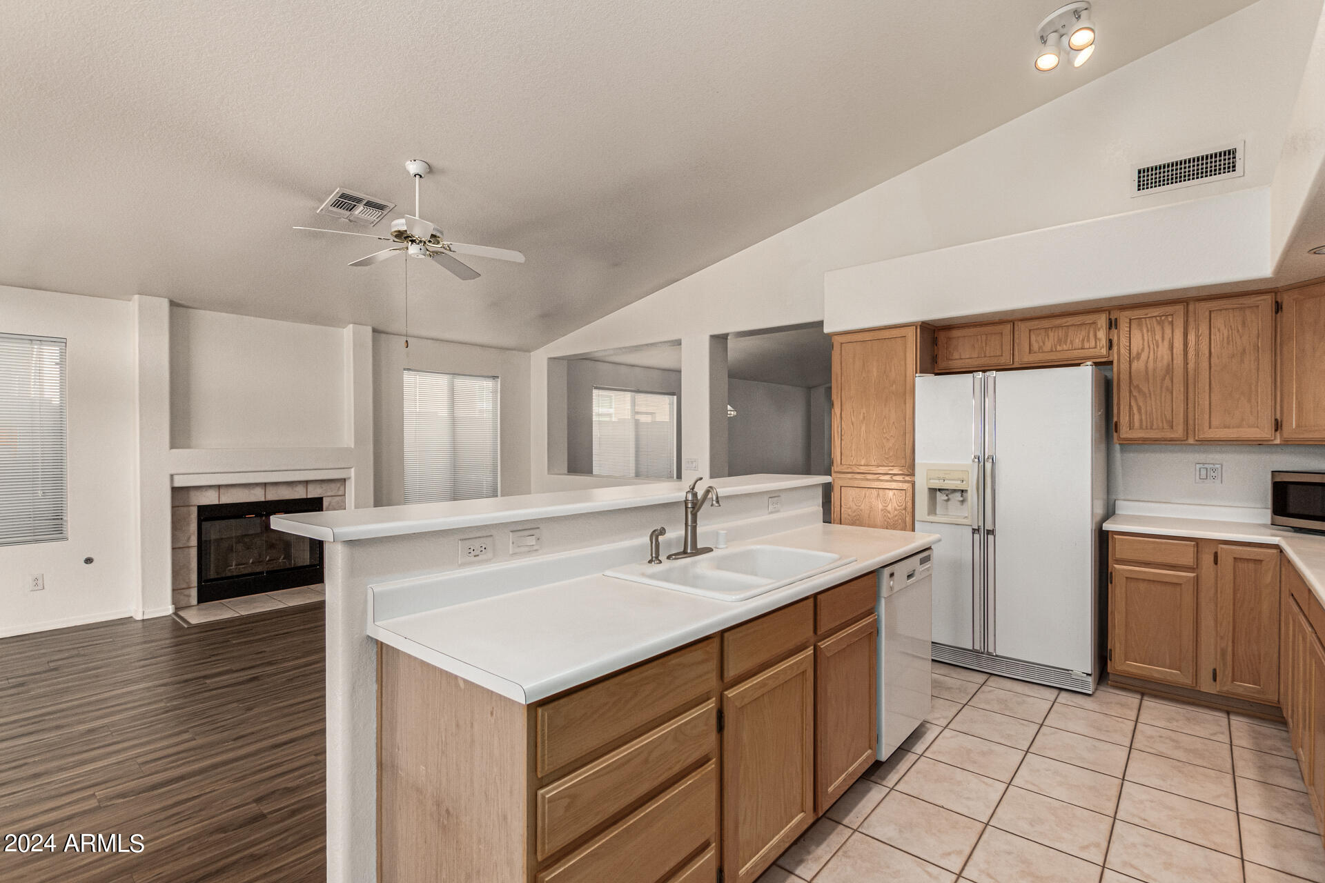 326 West El Freda Road Tempe, AZ 85284 - Photo 20 of 44 El Freda Kitchen Island