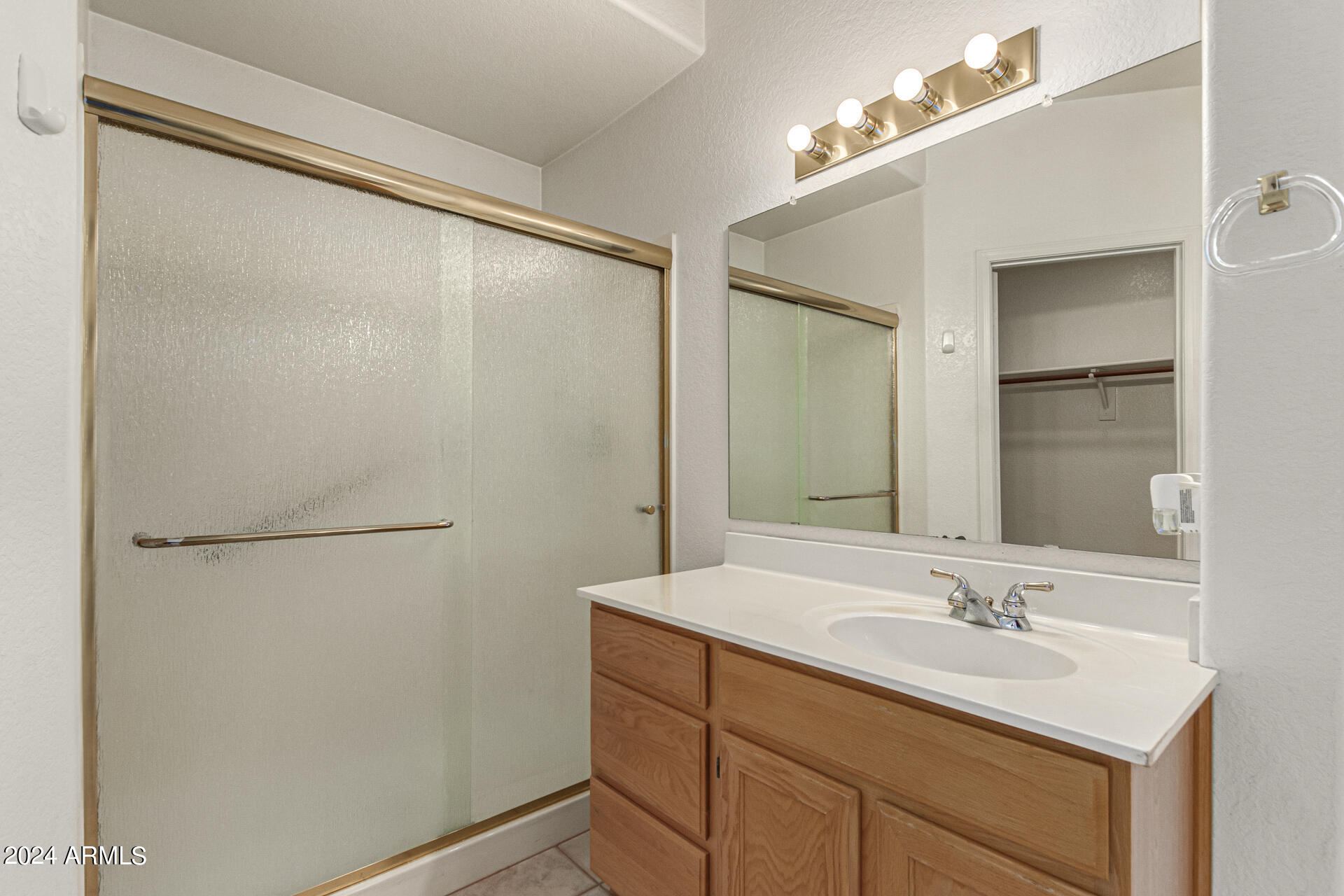 326 West El Freda Road Tempe, AZ 85284 - Photo 27 of 44 Master Bedroom Bathroom